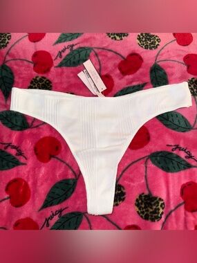 NWT Victoria’s Secret White Ribbed Cotton Thong Size XL